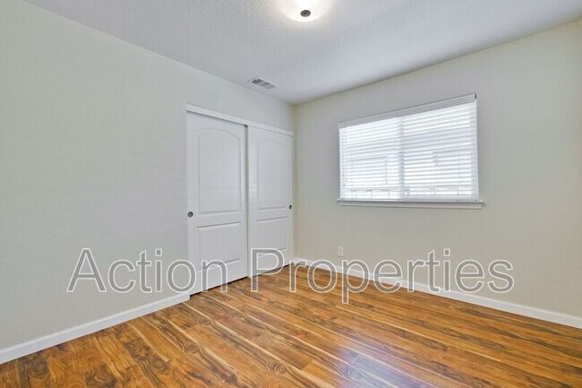 Building Photo - 2333 Augusta Pl