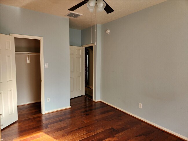 Building Photo - 23611 Desert Gold Dr