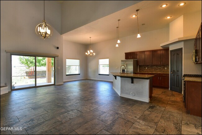 Building Photo - 5649 Valley Maple Dr