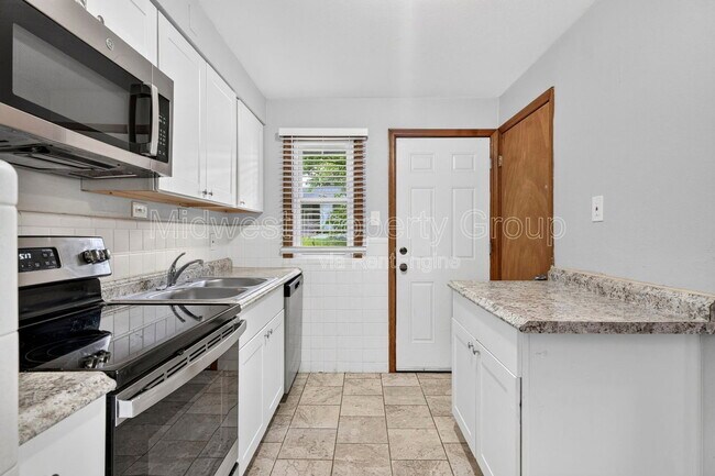 Building Photo - 1427 Attica Dr