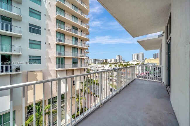 Building Photo - 2100 Van Buren St