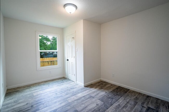 Building Photo - 689 Wilderness Trail