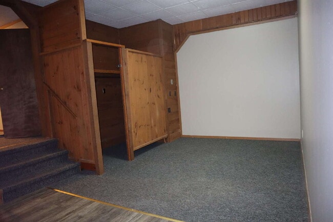Building Photo - Studio Apartment near downtown Canton and St. Lawrence University