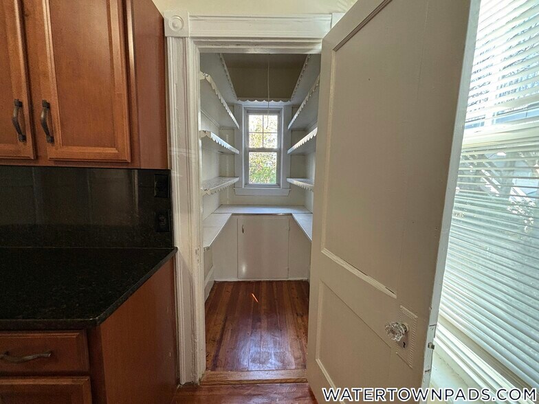 Building Photo - 11 Fairfield St