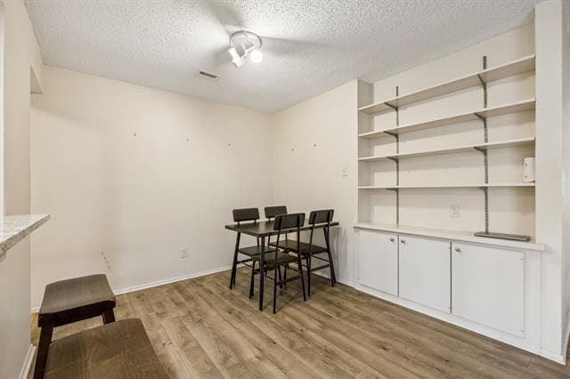 Building Photo - 5138 Amesbury Dr
