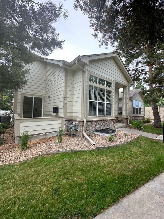 Building Photo - Beautiful 2BD/2.5BA Lafayette Home!