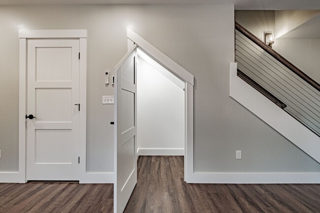 Building Photo - 9 Sunshine Circle