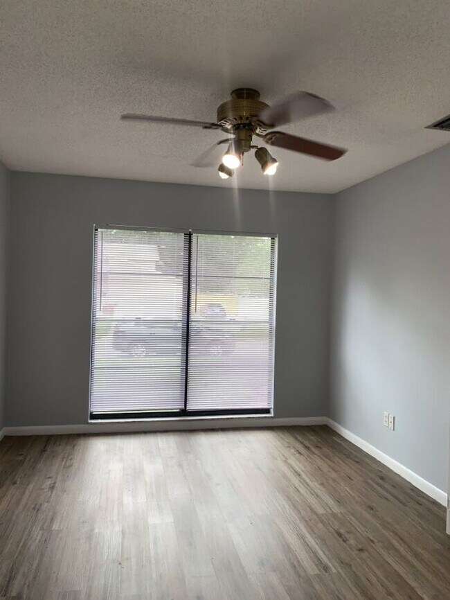 Building Photo - LOVELY NORTHDALE POOL HOME