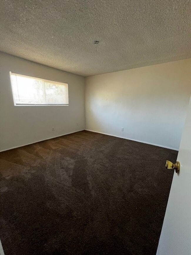 Building Photo - 5800 Midas St