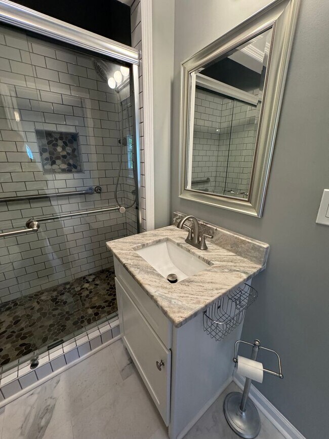 Building Photo - Updated 2/1 Brick House in Celanese- $1,395
