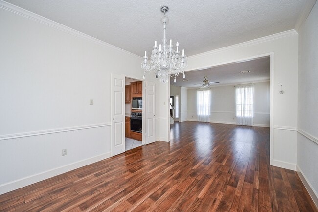 Building Photo - 9731 New Kent Dr