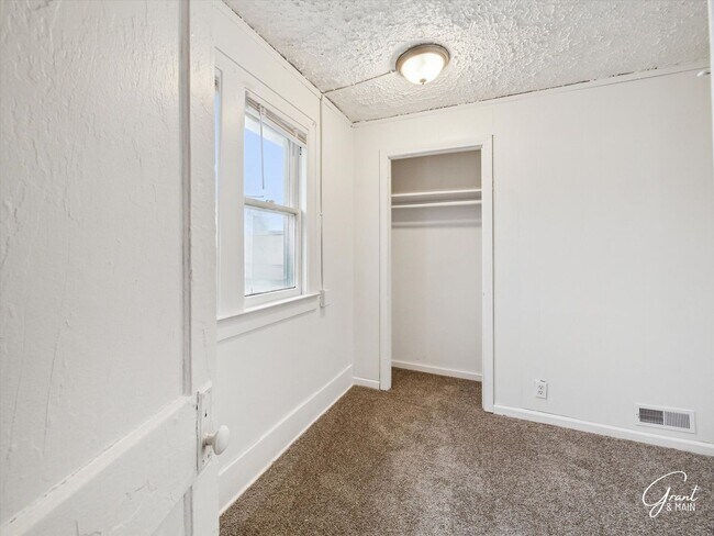 Building Photo - 14702 Winthrop St