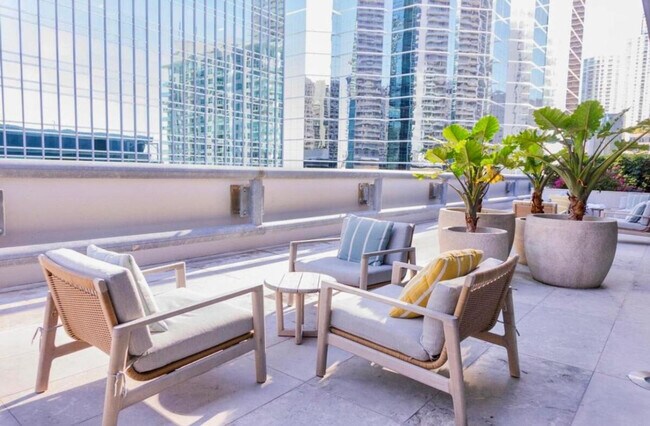 Building Photo - 1395 Brickell Bay Dr