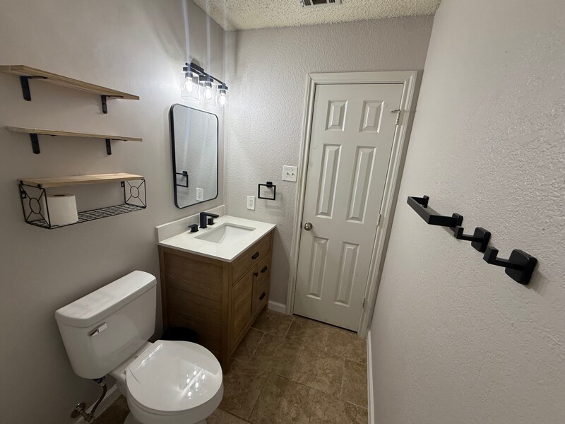 Building Photo - 7421 Buckskin Ct