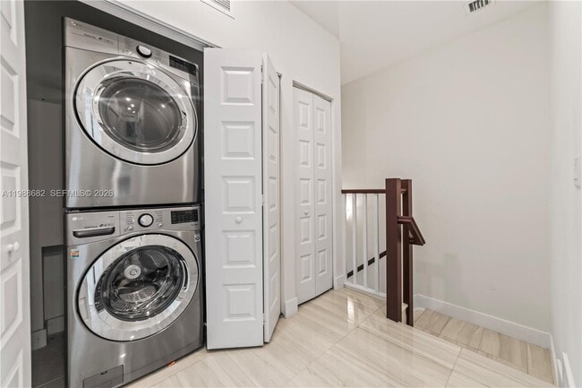 Building Photo - 4741 NW 84th Ave