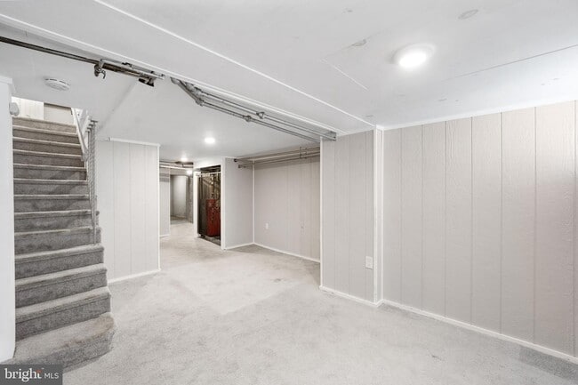 Building Photo - 1011 Clifton Ave