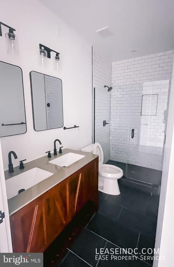 Building Photo - 1264 Holbrook Terrace NE