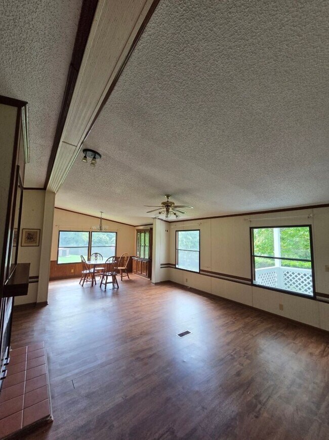 Building Photo - 83 Sandlin Rd