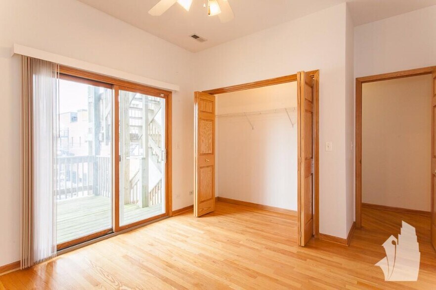 Building Photo - 1320 W Diversey Pky
