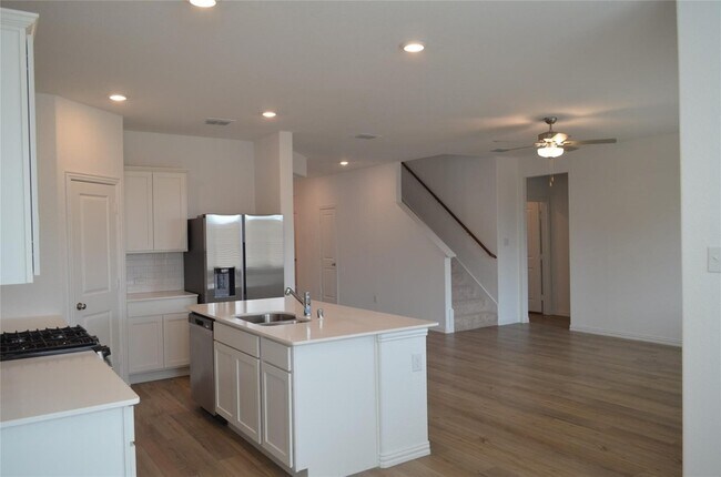 Building Photo - 7924 Lindheimer Ln