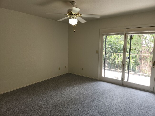 Building Photo - Three Bedroom at Green Valley Park