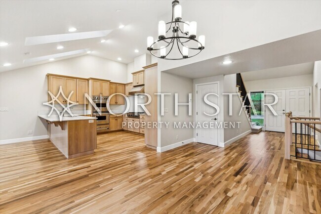 Building Photo - Escape to the Country, Spacious Contemporary in Wilsonville with Shop