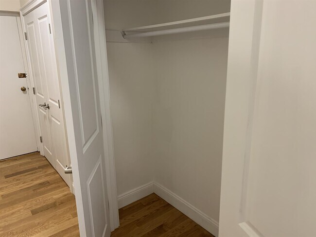 Building Photo - 285 Harvard St