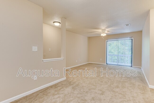 Building Photo - 3510 Woodlake Rd