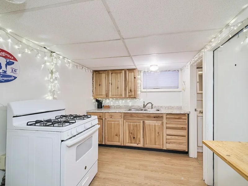 Building Photo - 720 E Ludington Ave