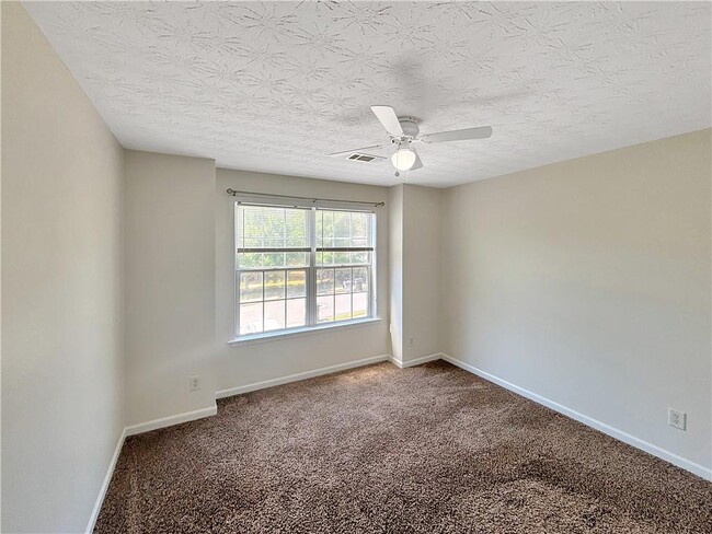 Building Photo - 3397 Hill Pond Dr NE