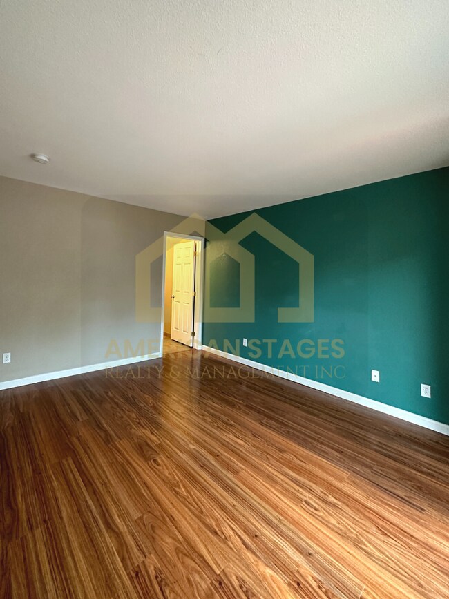 Building Photo - 3037 Buckthorn Ln