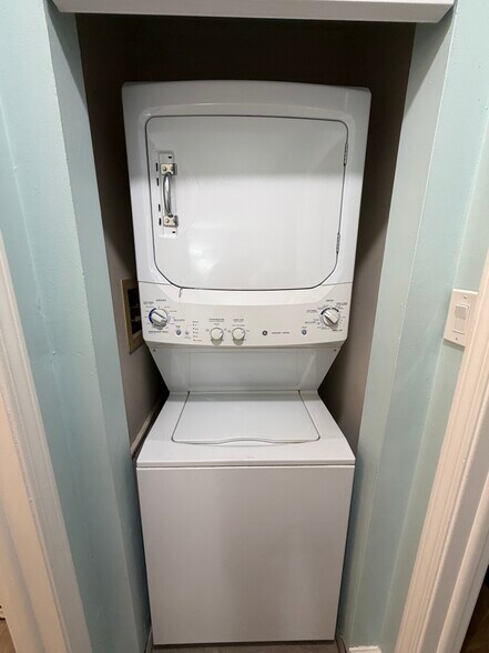 Building Photo - 7 Nicole Cir