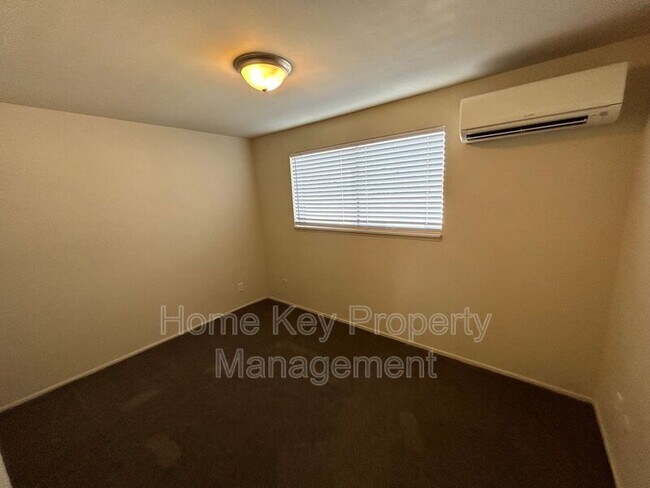Building Photo - 54 S 600 E