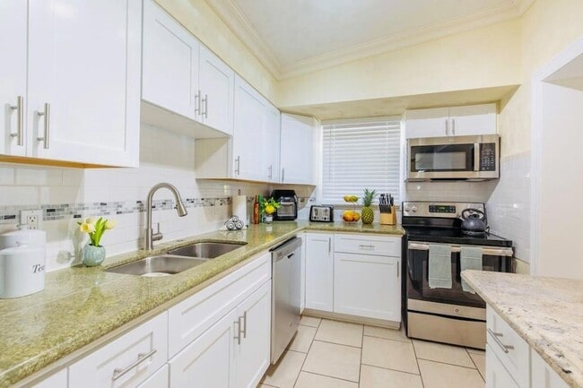 Building Photo - 279 Hach Ln