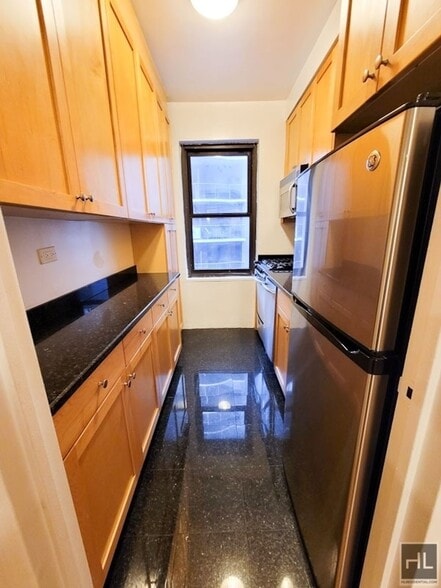 Building Photo - EAST 56 STREET