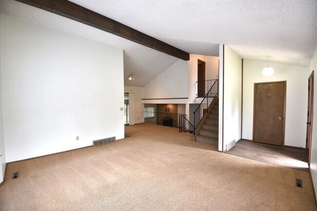 Building Photo - Spacious 2BR/2BA with Fenced Yard in Boulder