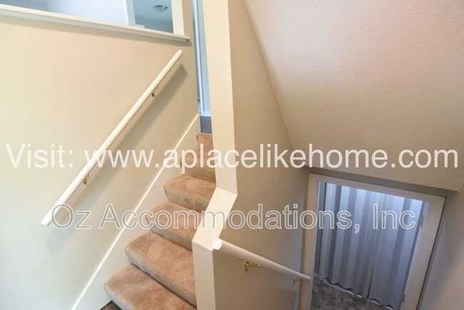 Building Photo - 5521 Perry Ln