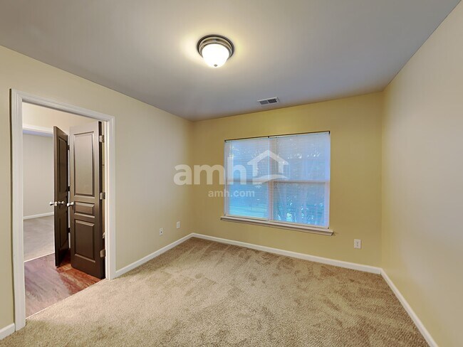 Building Photo - 1507 Bitter Creek Drive
