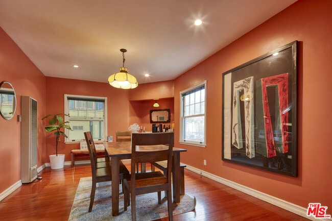 Building Photo - 453 Rialto Ave