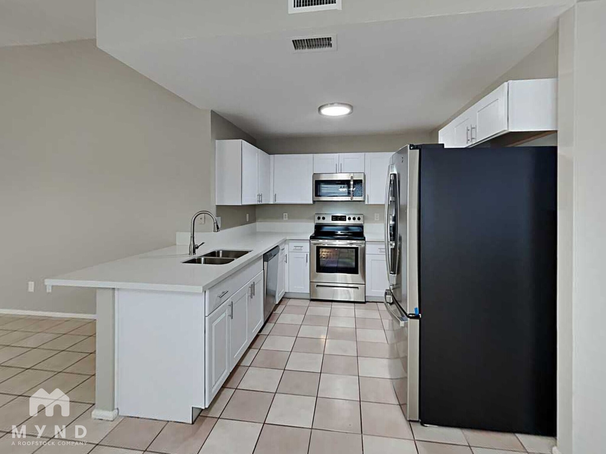 Building Photo - 3126 W Foothill Dr