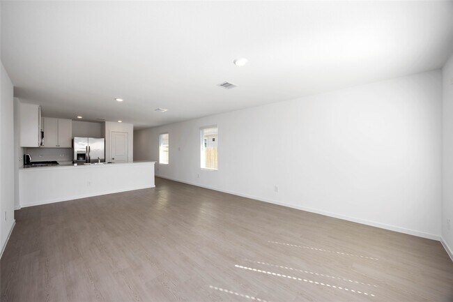 Building Photo - 4915 Esperanza Ter Dr