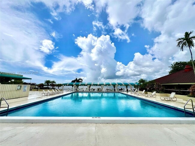 Building Photo - 109 Lake Emerald Dr