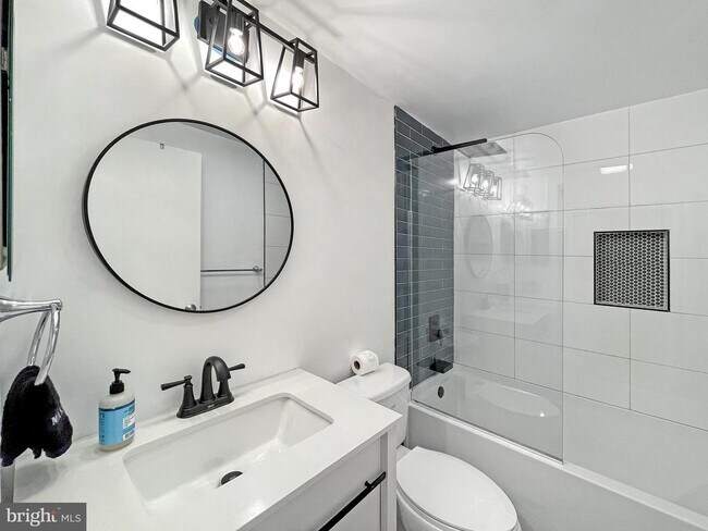 Building Photo - 1367 Florida Ave NE