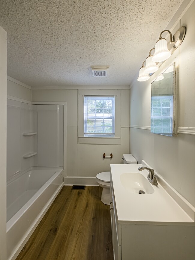 Building Photo - 1608 Central Ave