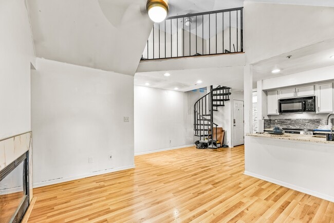 Building Photo - 13570 Lord Sterling Pl