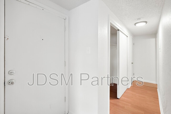 Building Photo - 1415 N Pearl St