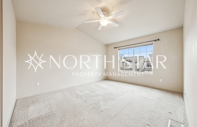 Building Photo - Vaulted Ceilings, Modern Finishes & Easy Living