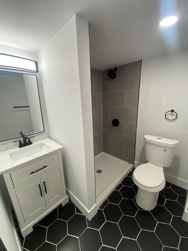 Building Photo - 2209 Shenandoah Ave