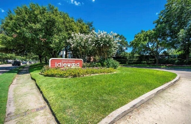Primary Photo - 10047 Westpark Dr