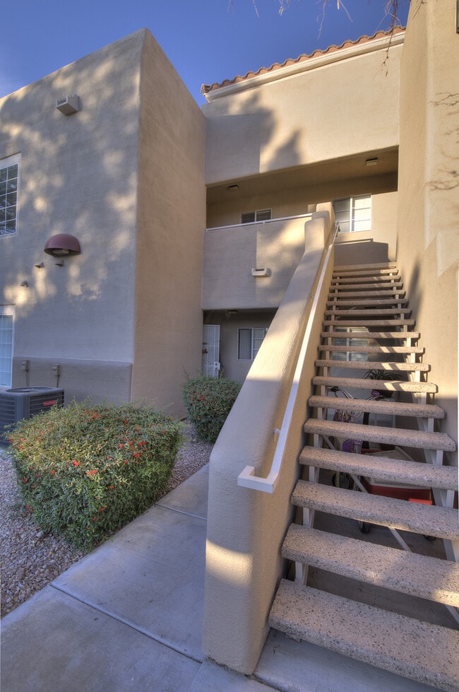 Building Photo - TOTALLY RENOVATED Summerlin Condo - Lake M...
